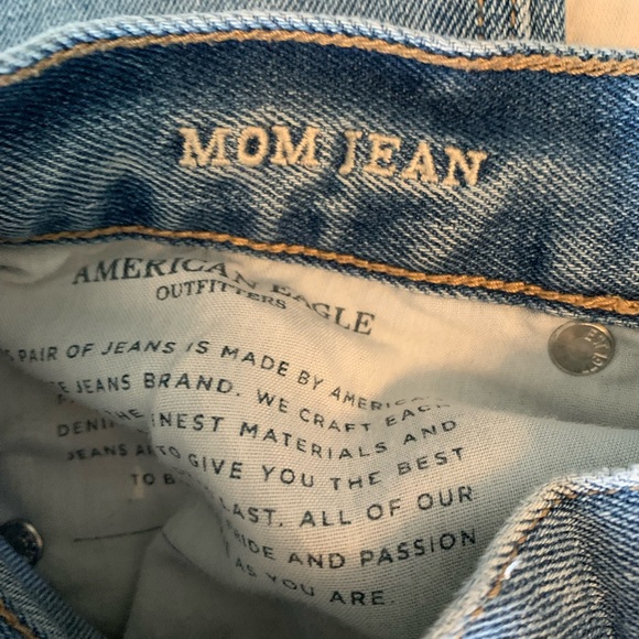 AE distressed mom jean - Picture 5 of 11